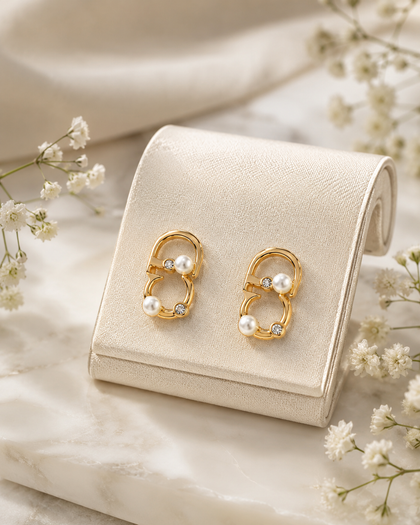 Étreinte Pearl Earrings - Brass with 18K Gold Plating