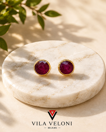 Earrings with a fuchsia semi-precious stone