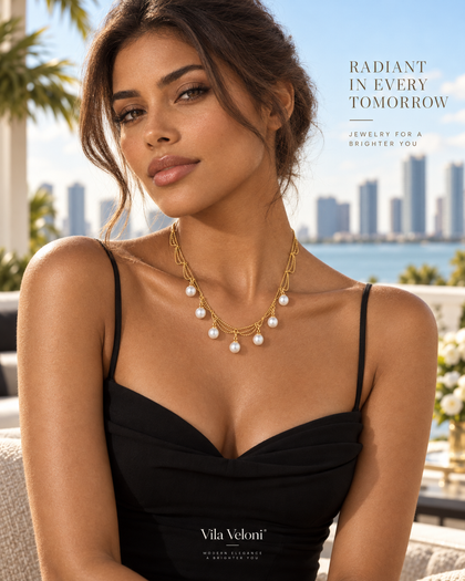 Delicate Pearl Necklace with Gold Pendant - Fashion-Forward Design