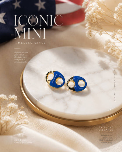 Earrings with a blue colored plate design in 925 silver and 18k gold plating.